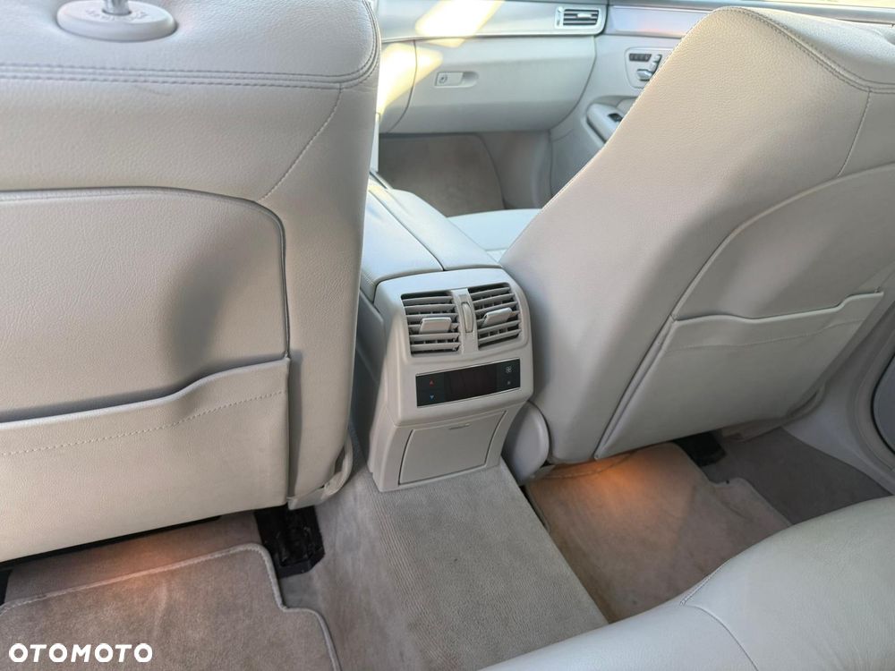 Mercedes-Benz Klasa E 300 BlueTEC 7G-TRONIC - 16