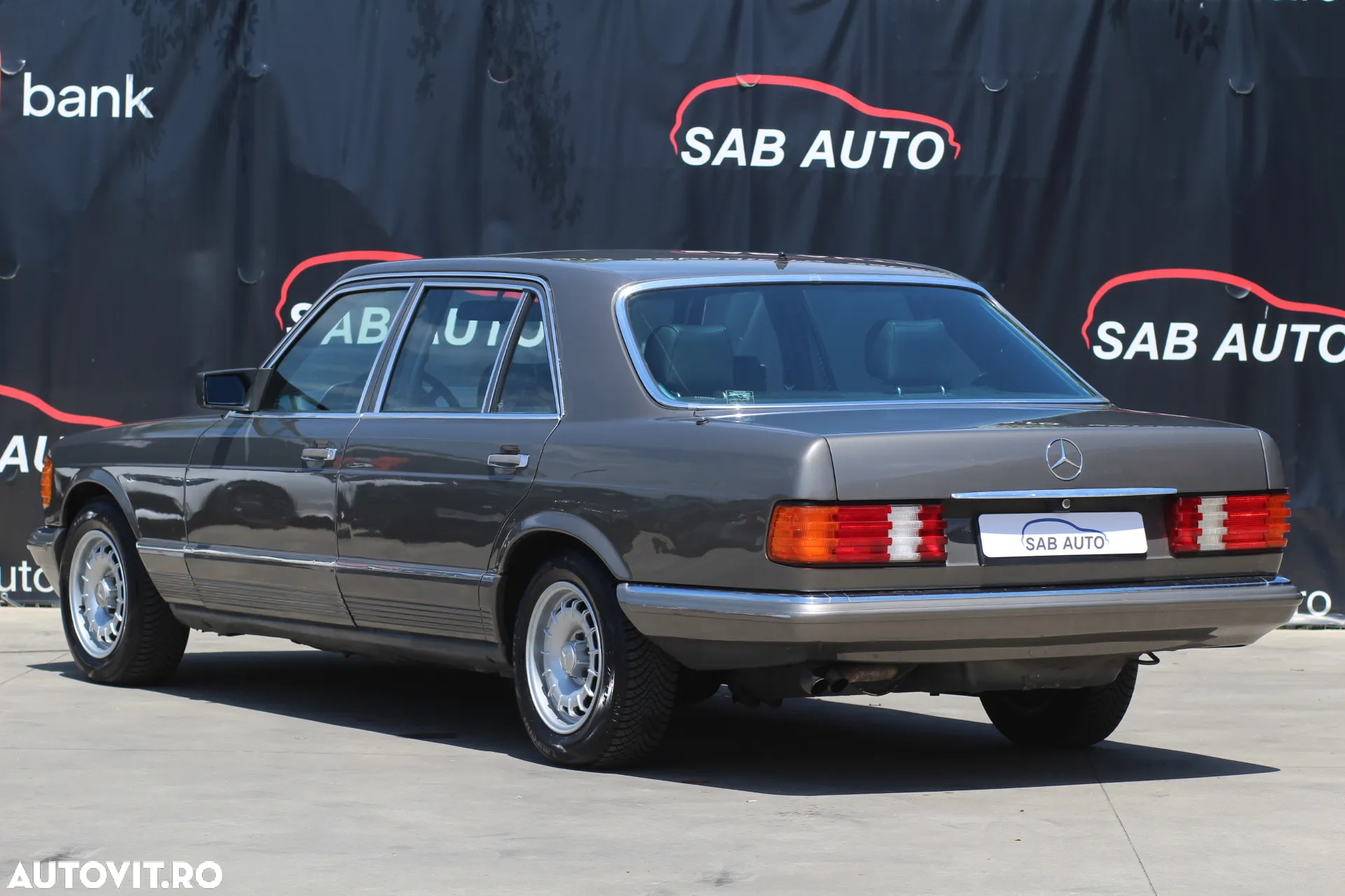 Mercedes-Benz - 17