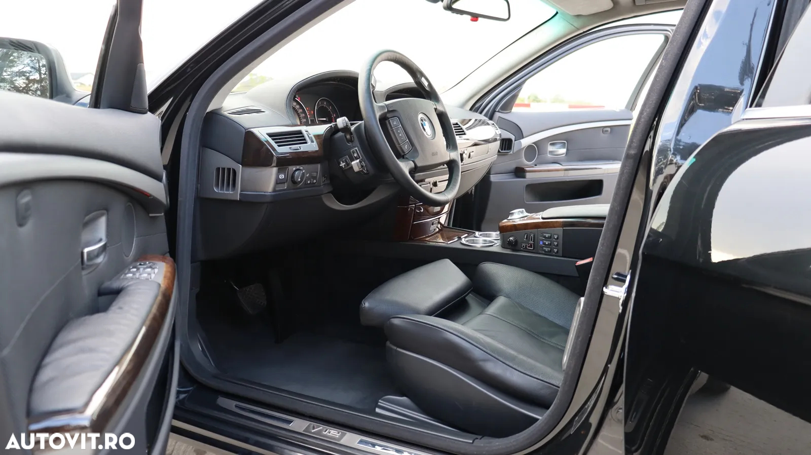 BMW Seria 7 760i A - 16