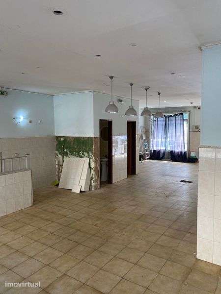 Loja para Arrendamento – Amora | 150 m² | Excelente Localização - Grande imagem: 3/10
