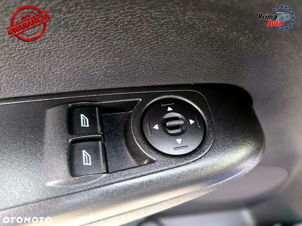 Ford Tourneo Courier - 26