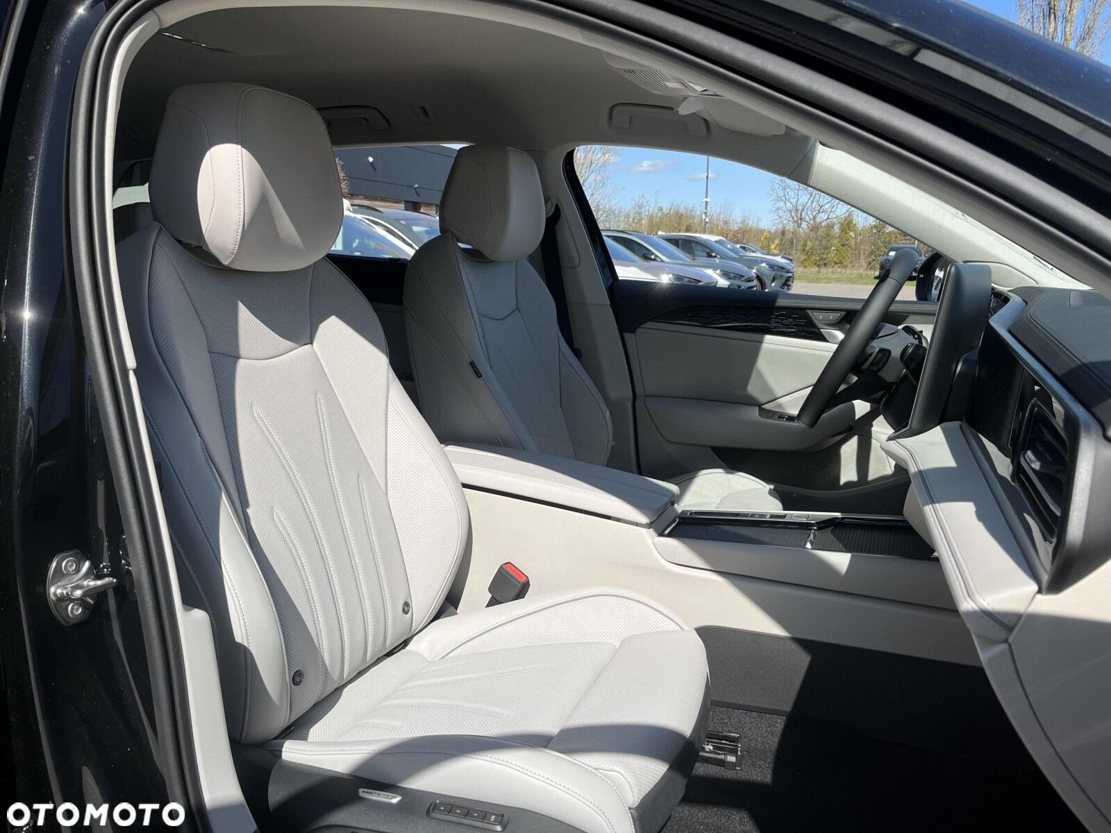 Volkswagen Passat 2.0 TDI SCR Elegance DSG - 12