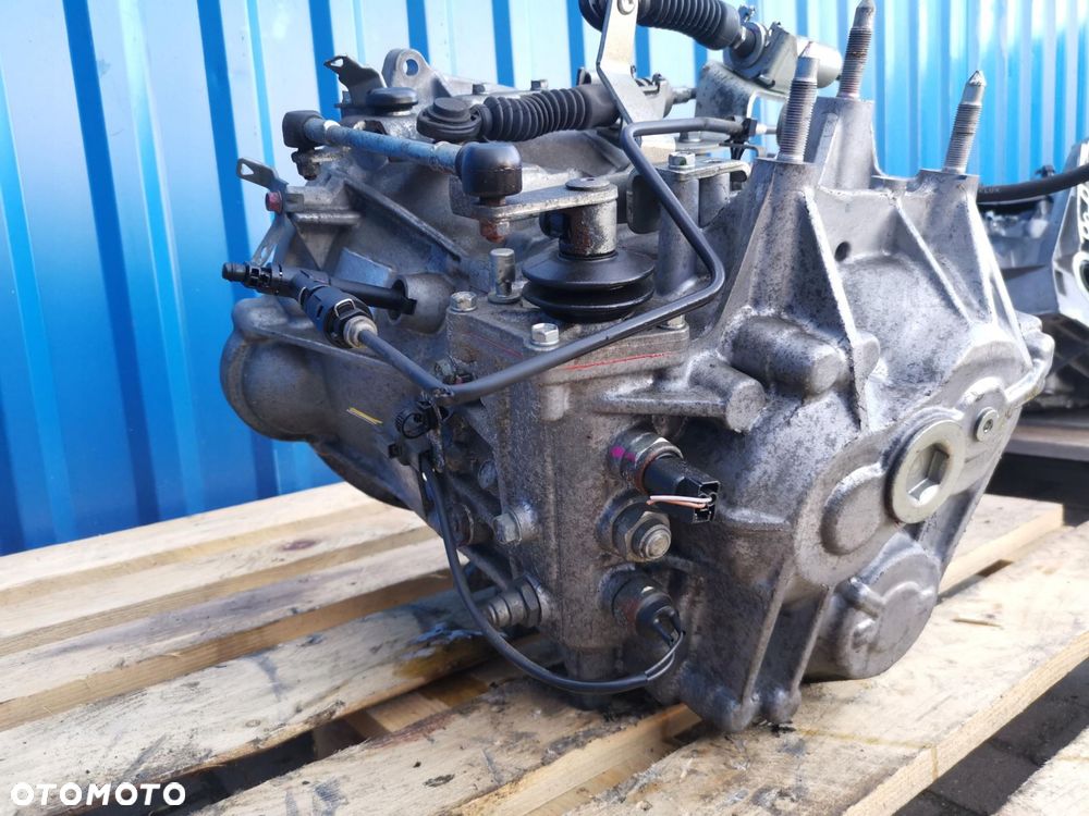 MITSUBISHI OUTLANDER III 2.2 60TYS 2X4 SKRZYNIA BIEGOW 0A0J-J F6MBA - 6