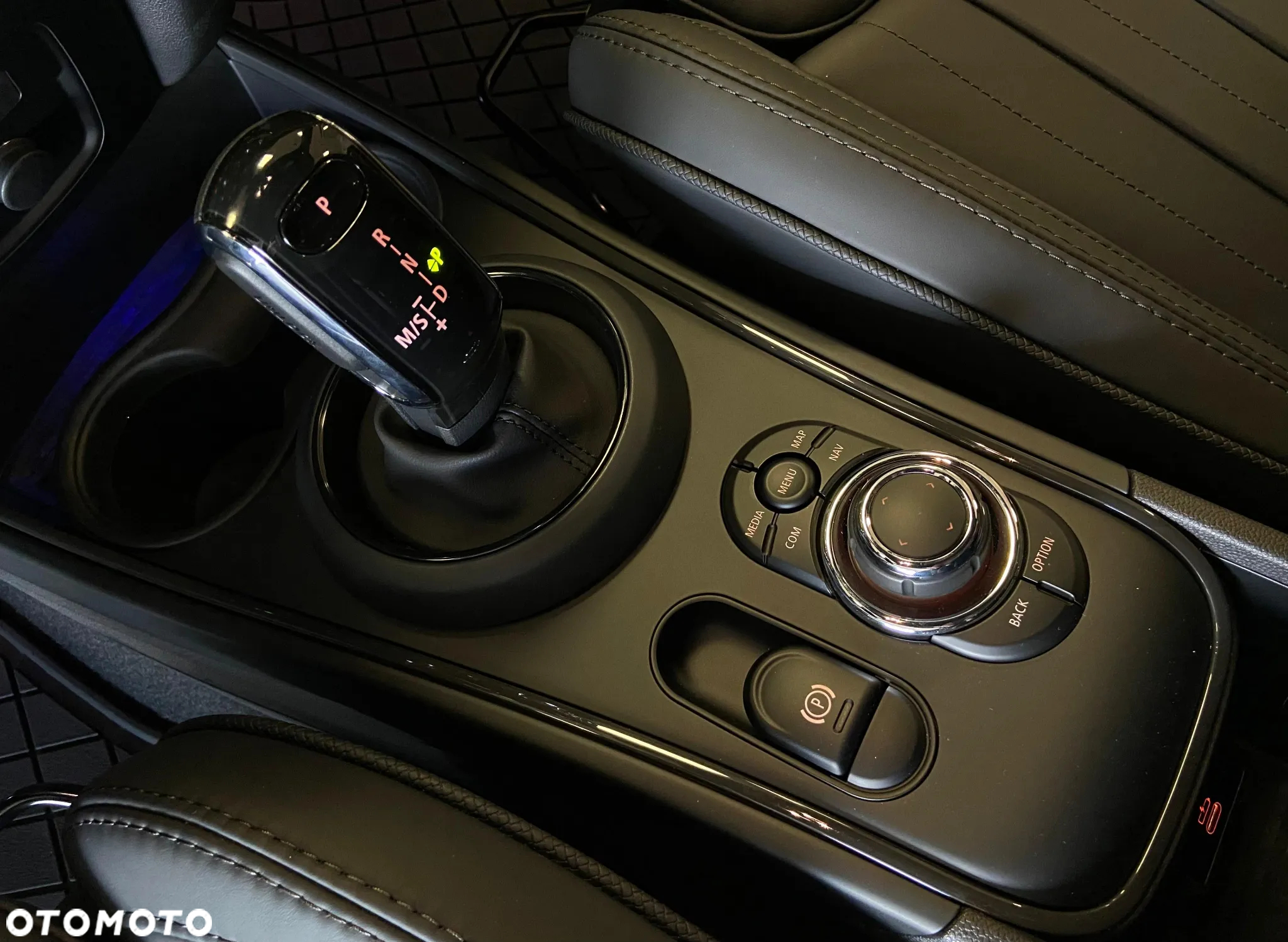 MINI John Cooper Works ALL4 sport - 16