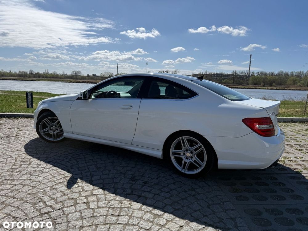 Mercedes-Benz Klasa C 250 CGI BlueEff - 4