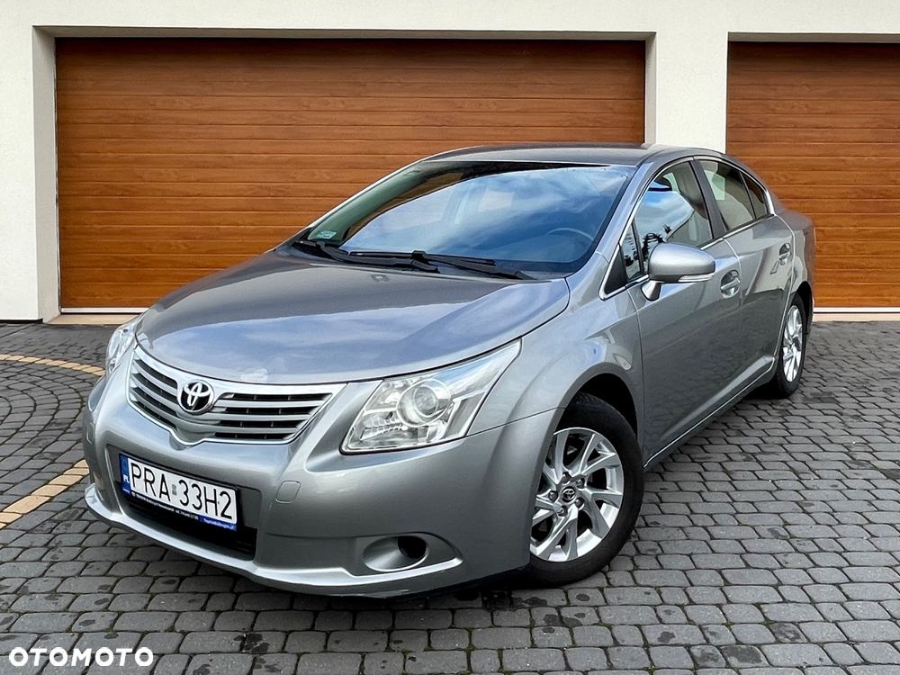 Toyota Avensis - 2