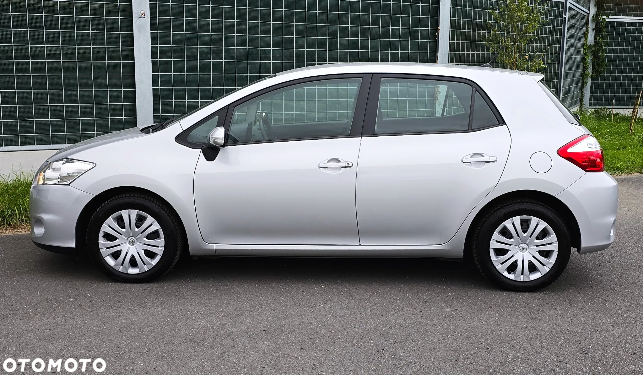 Toyota Auris 1.33 VVT-i Premium Comfort - 14