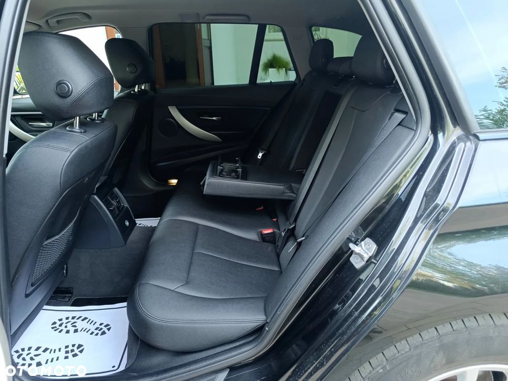 BMW Seria 3 318d DPF Edition Lifestyle - 35