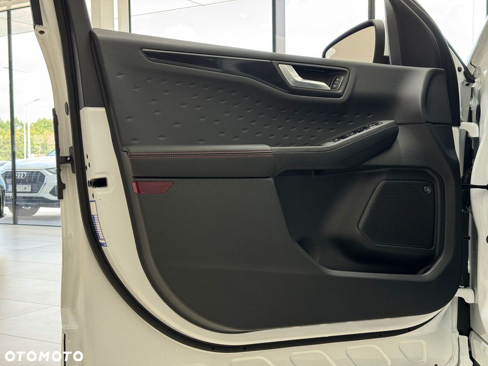 Ford Kuga 1.5 EcoBoost FWD ST-Line X - 12