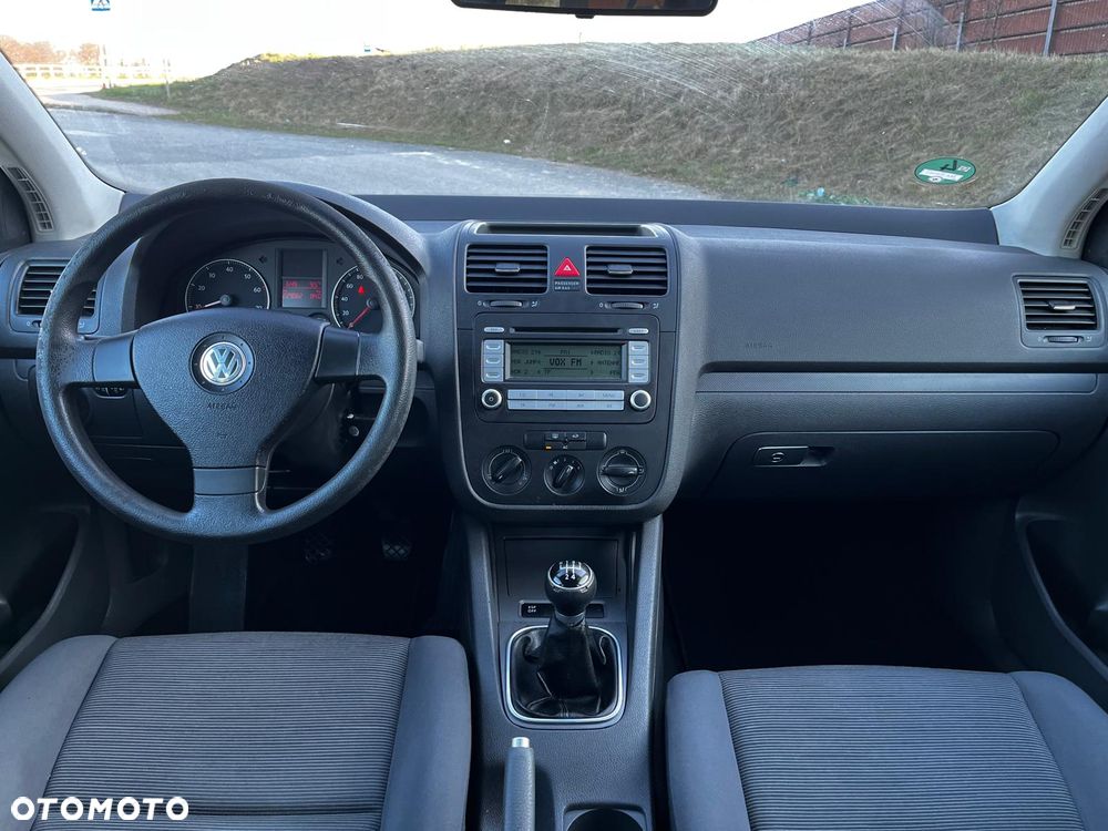 Volkswagen Golf - 6
