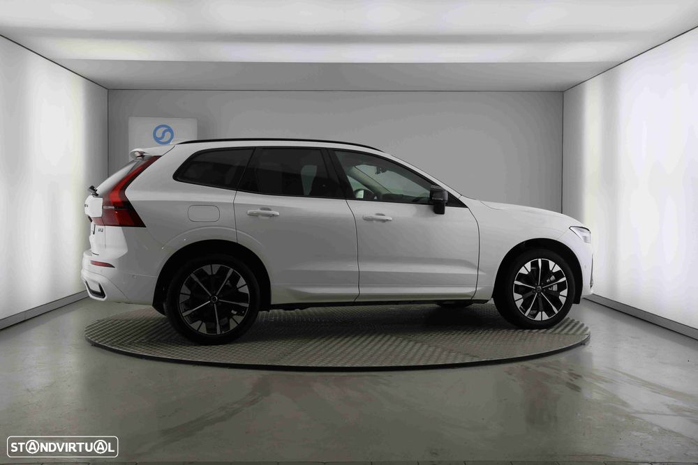 Volvo XC 60 2.0 T6 PHEV Plus Dark AWD - 4