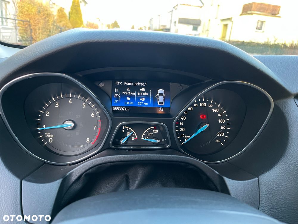Ford Focus 1.0 EcoBoost Start-Stopp-System COOL&CONNECT DESIGN - 11
