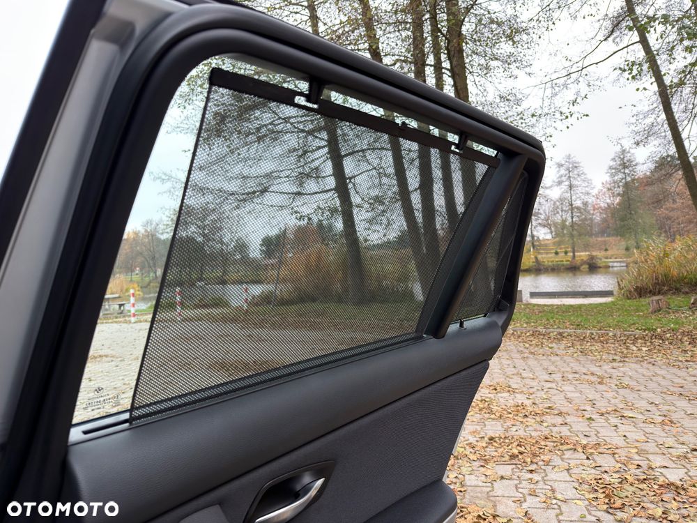 BMW Seria 3 318i Touring - 25