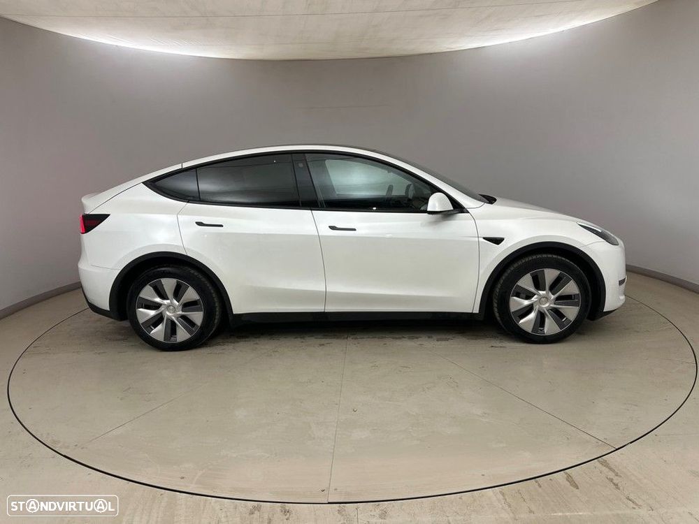 Tesla Model Y Long Range Dual Motor AWD - 12