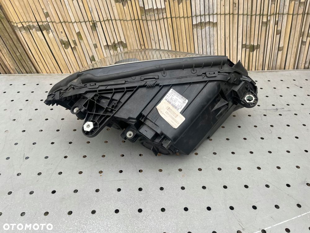LAMPA LEWA PRZÓD MERCEDES C-KLASA 205 A2059066402 - 2