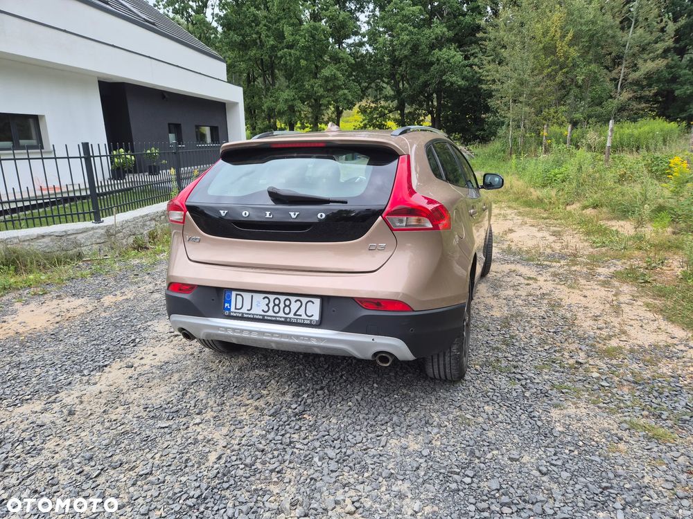 Volvo V40 Cross Country - 4