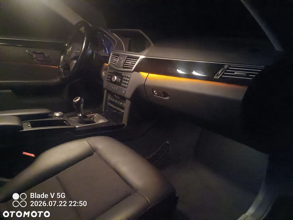 Mercedes-Benz Klasa E 200 CGI BlueEffICIENCY - 9