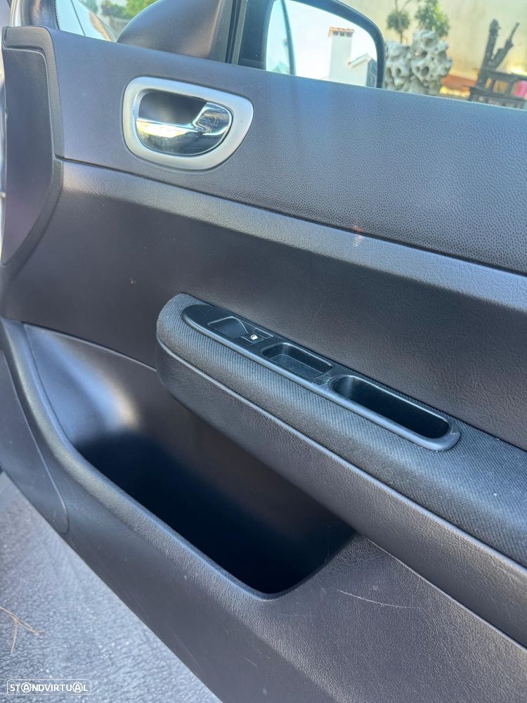 Peugeot 307 - 10