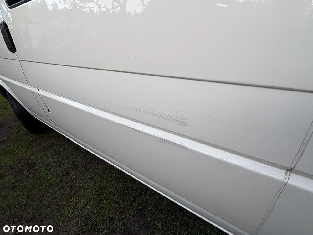 Volkswagen Caravelle Basis / CL - 15