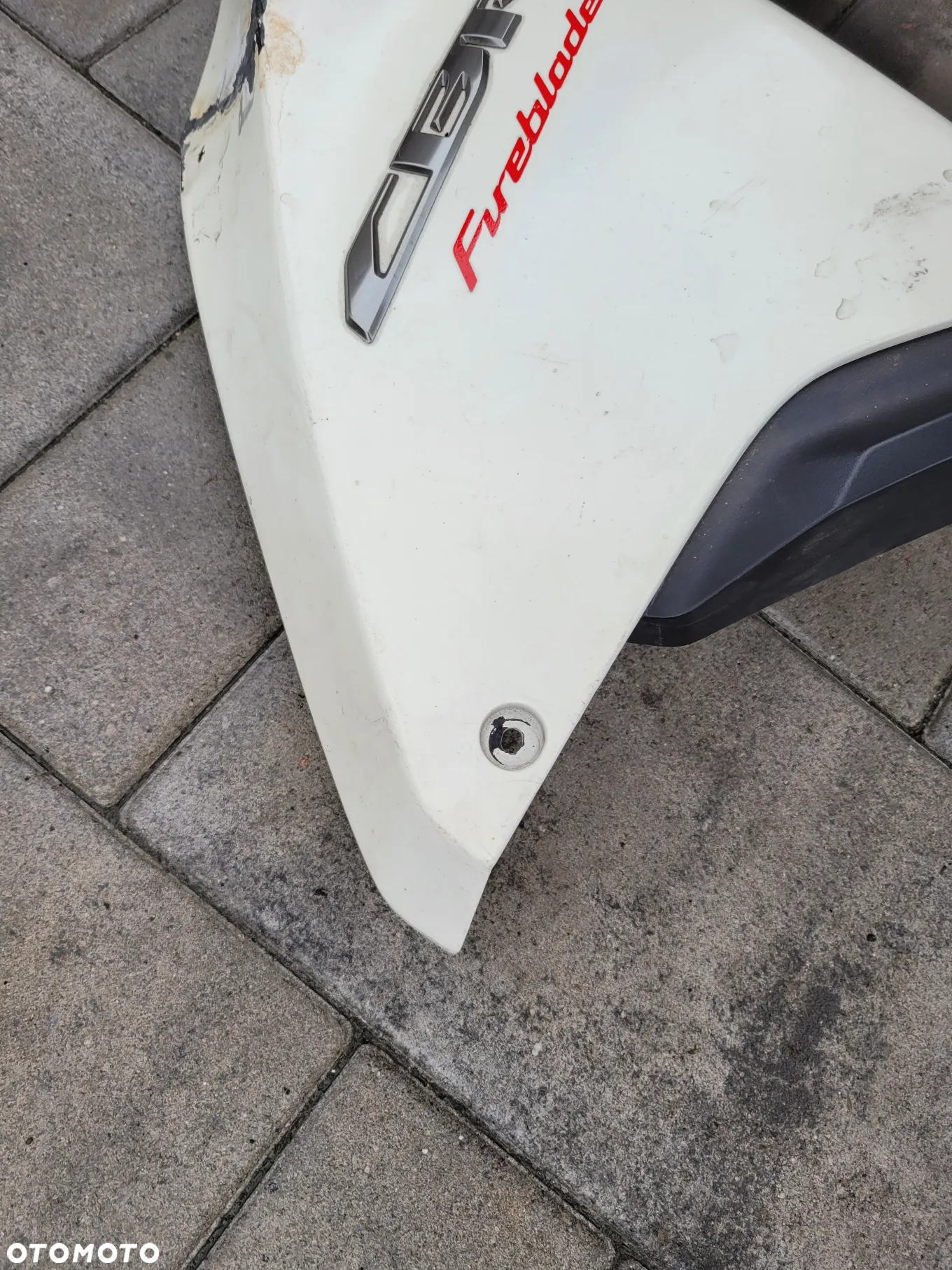Owiewka, osłona prawa, bok, boczek prawy, wypełnienie owiewki prawe Honda CBR 1000  SC59 12-16 - 11
