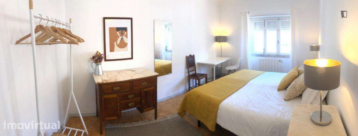Quarto - localizado em Anjos Lisbon - Grande imagem: 5/28