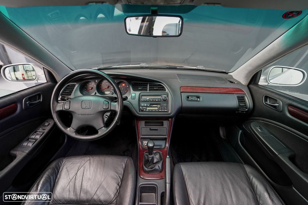 Honda Accord 2.0 ES - 26