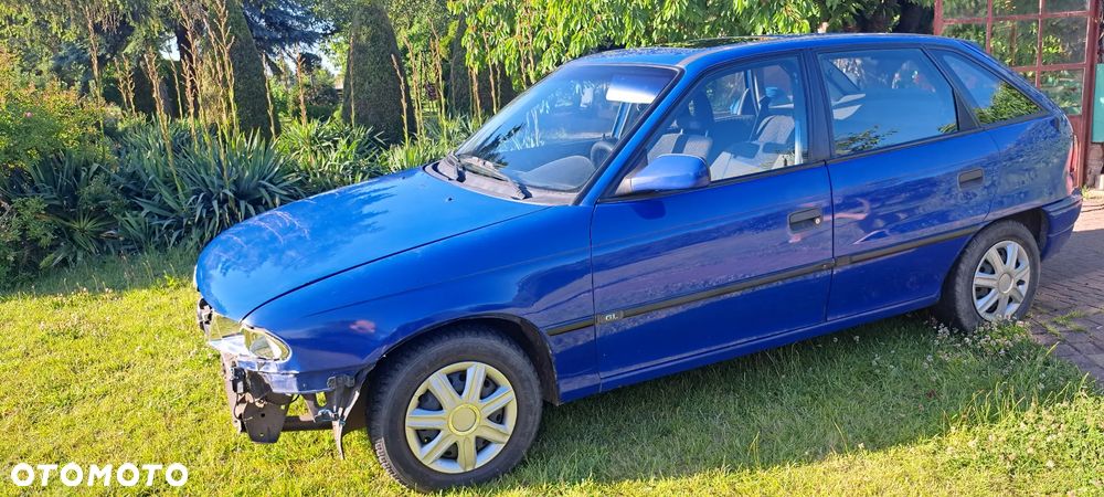 Opel Astra - 1