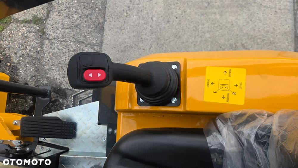 Kubota LOADER TRADER - 7