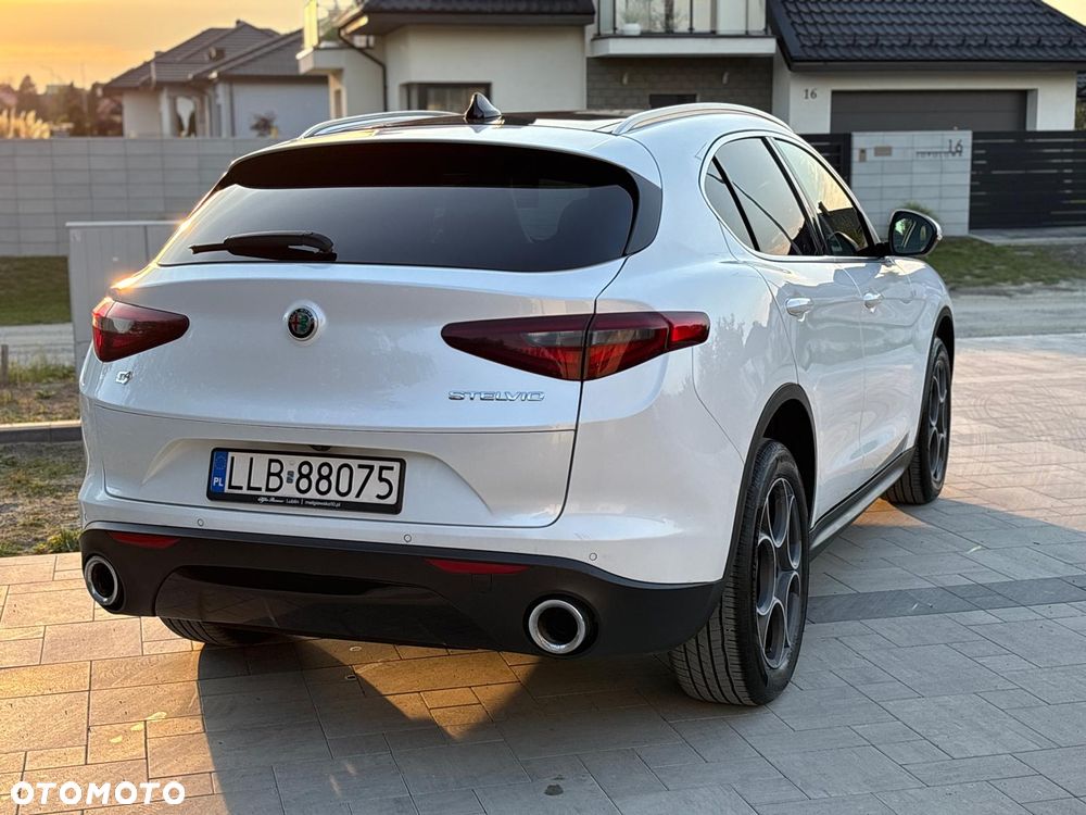Alfa Romeo Stelvio - 5