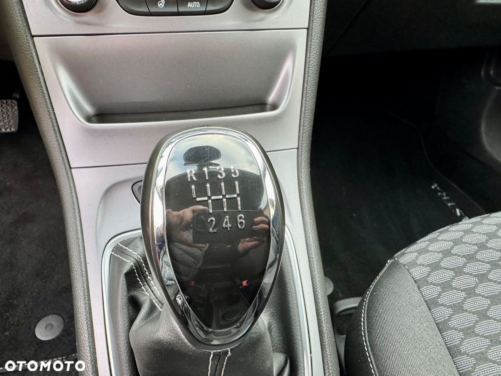 Opel Astra 1.4 Turbo Business - 20