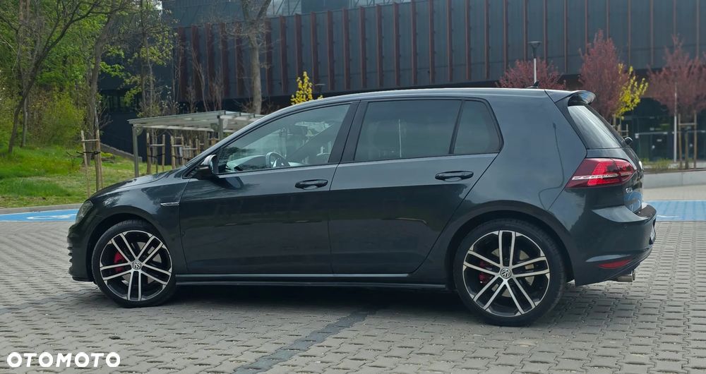 Volkswagen Golf 2.0 TDI BMT GTD - 25