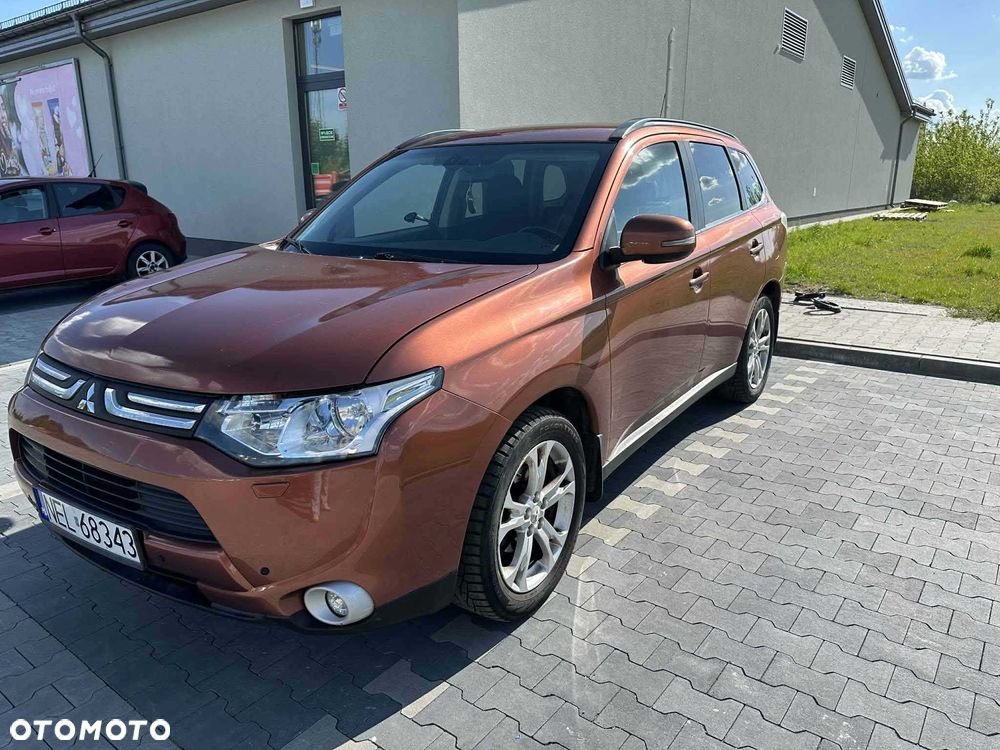 Mitsubishi Outlander - 1