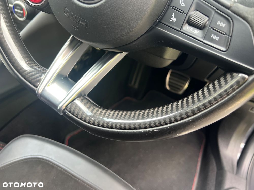 Alfa Romeo Giulia 2.9 V6 Bi-Turbo AT8 Quadrifoglio - 5