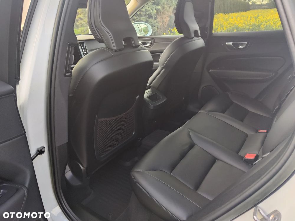 Volvo XC 60 B5 B AWD Core - 12