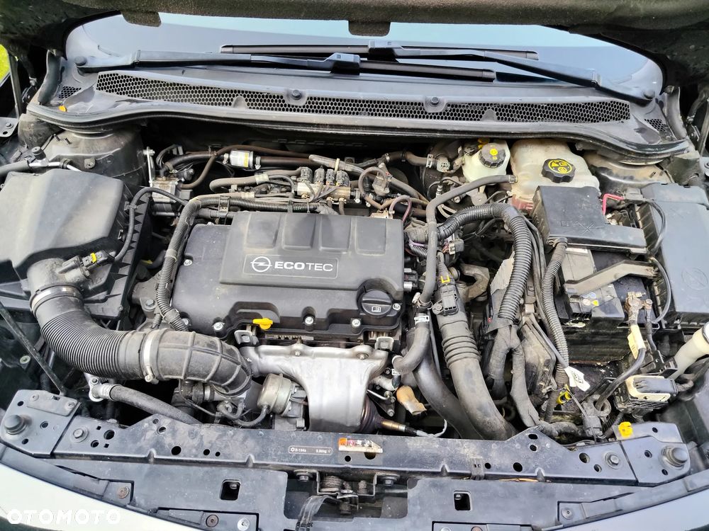 Opel Astra 1.4 T Edition 150 - 9