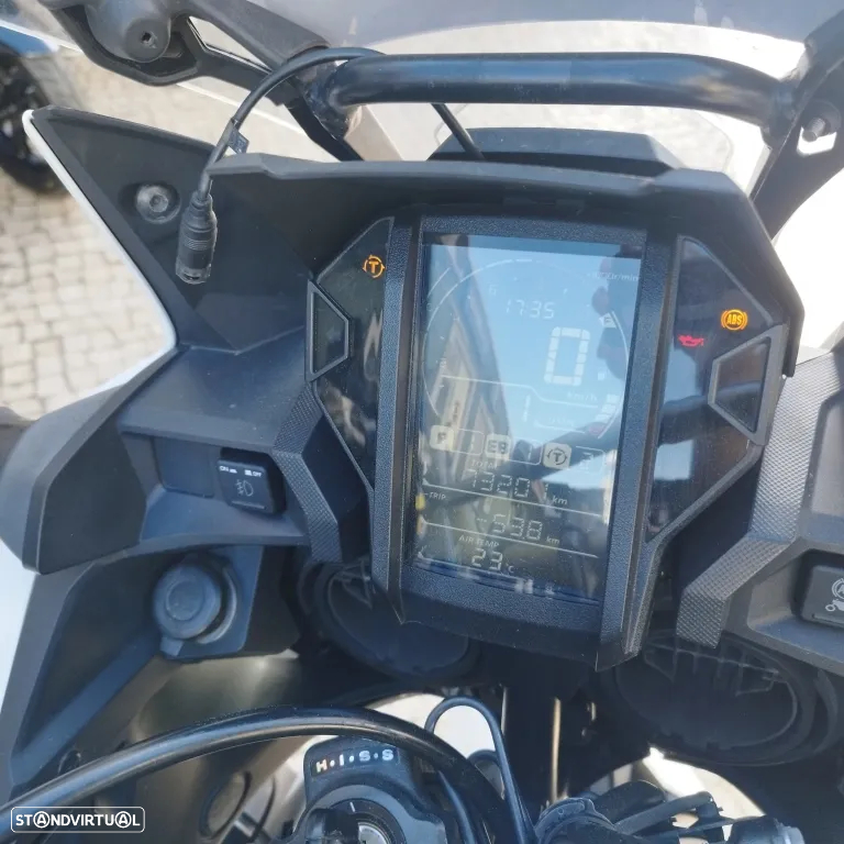 Honda Africa Twin 1000 - 21