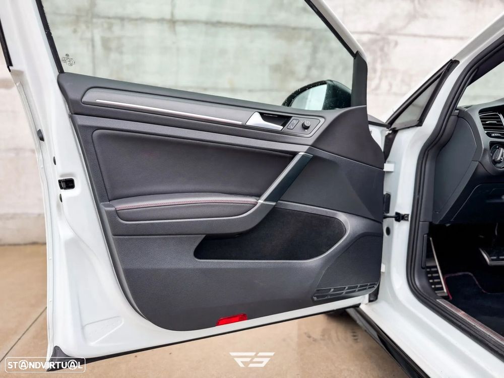 VW Golf 2.0 TSI GTi TCR DSG - 25