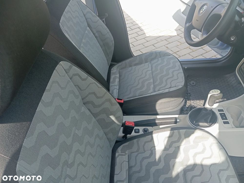Skoda Roomster 1.6 16V Scout PLUS EDITION - 15