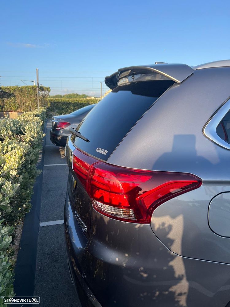 Mitsubishi Outlander - 4