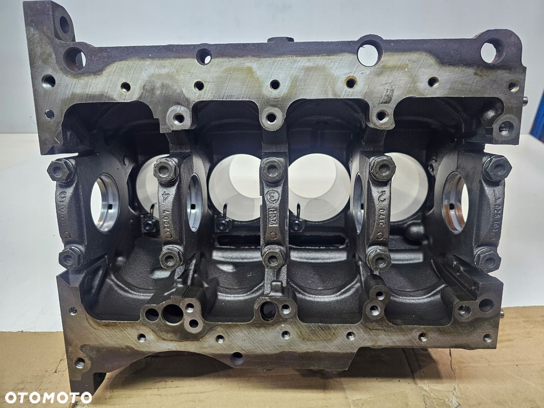 BLOK SILNIKA AUDI A4 B7 A6 C6 2.0 TDI BLB 03G021A - 8