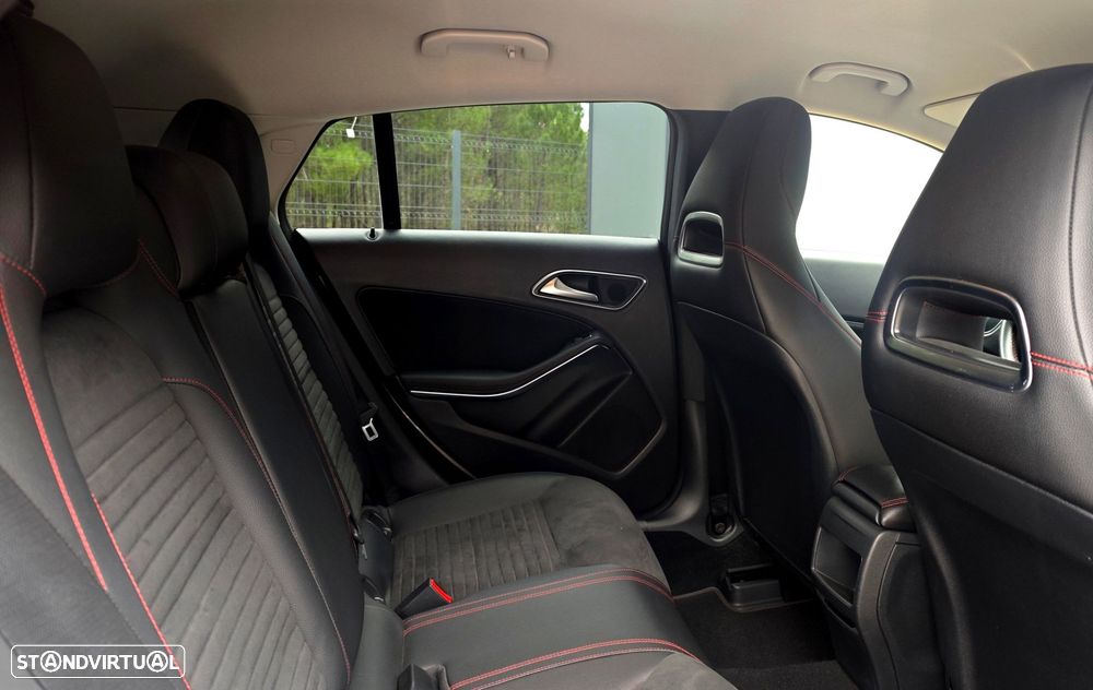 Mercedes-Benz CLA 220 - 16