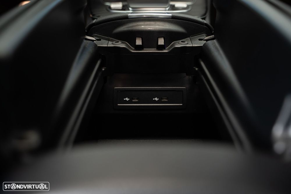 Mercedes-Benz E 300 - 40