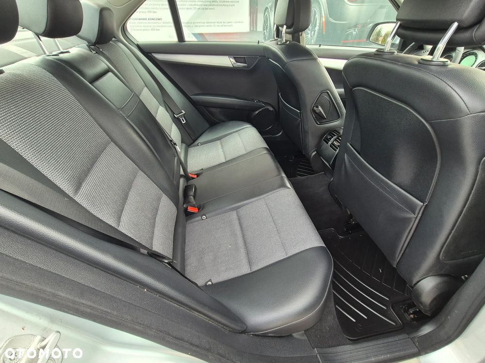 Mercedes-Benz Klasa C 220 CDI Avantgarde - 28