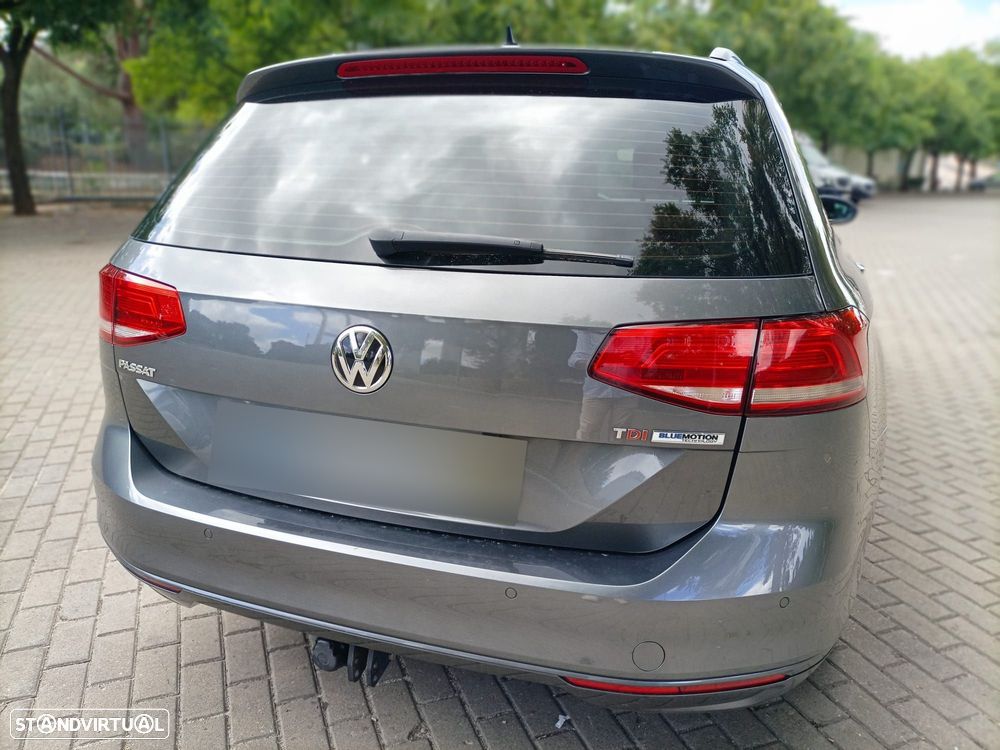 Volkswagen Passat Variant 1.6 TDI Confortline DSG — fotografia 8