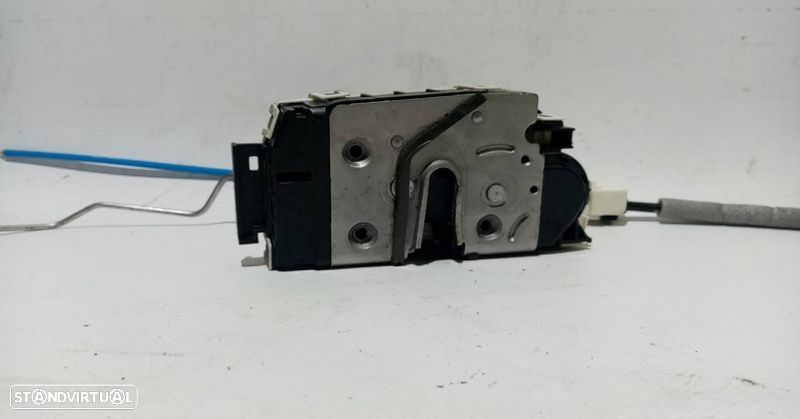 Fechadura / fecho porta frente direito MERCEDES-BENZ Classe A (W176) - 1