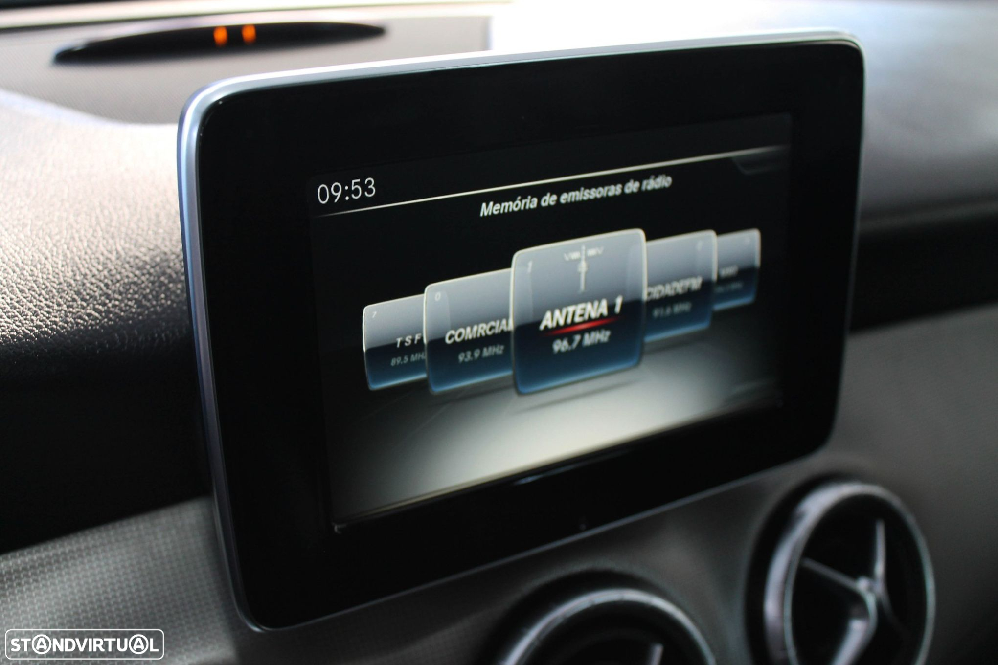 Mercedes-Benz CLA 180 d Shooting Brake Urban - 23