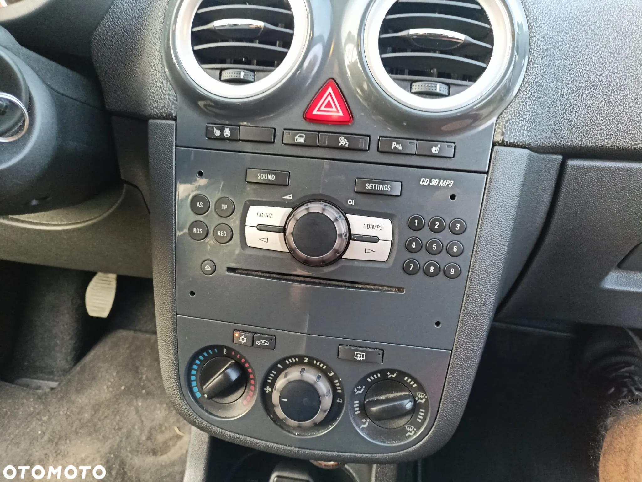 Opel Corsa 1.4 16V Cosmo - 20