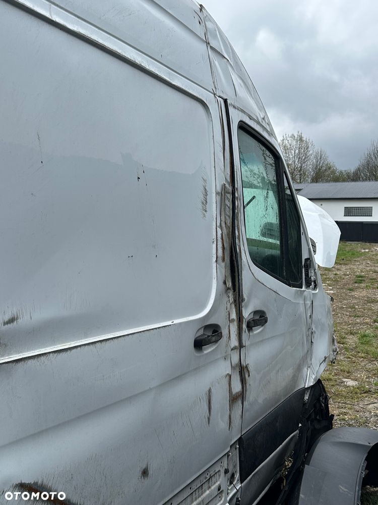 Mercedes-Benz Sprinter - 22