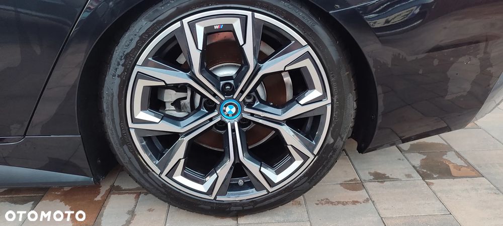 BMW i4 - 17
