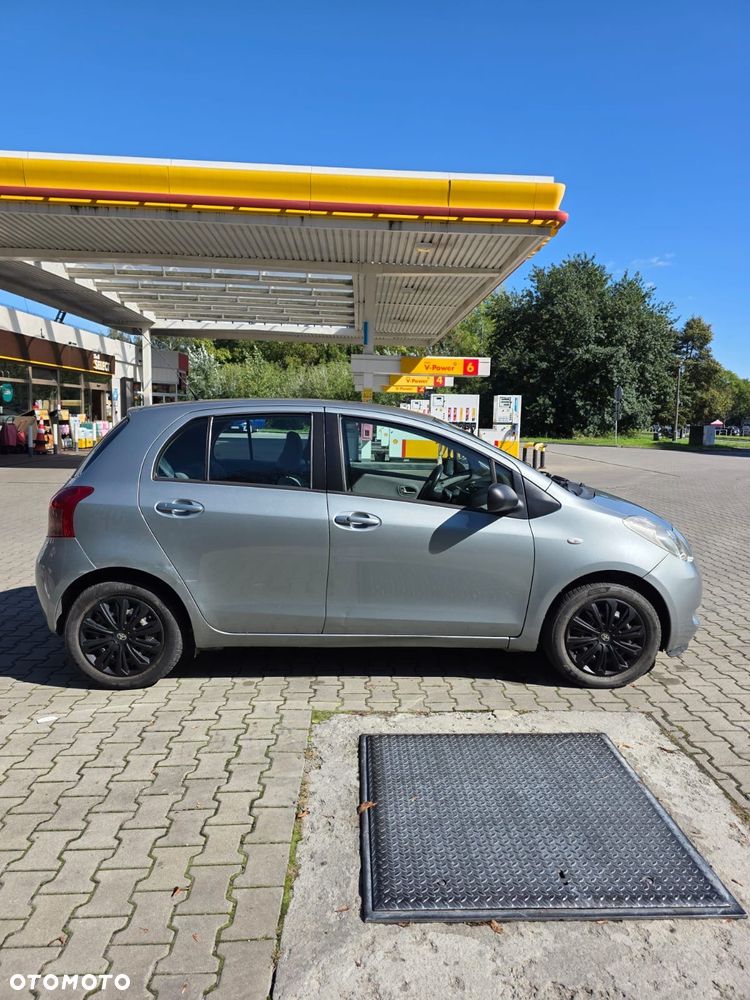 Toyota Yaris - 5